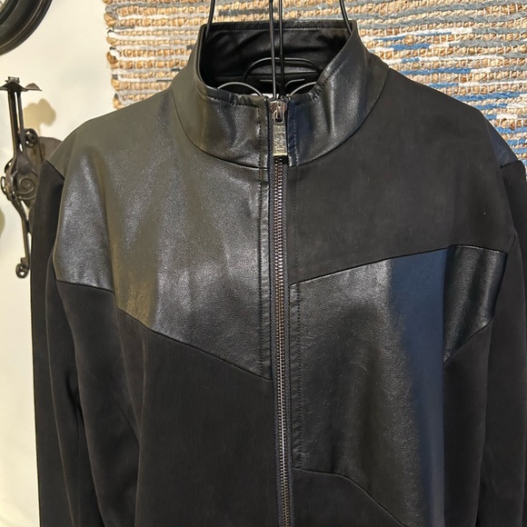 Belle by Kim Gravel Women's Black Leather Jacket - Picture 2 of 12